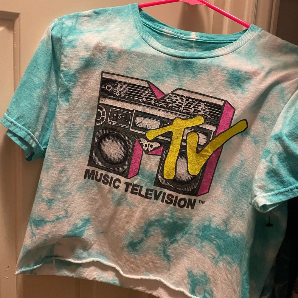 Mtv cropped logo tye dyed graphic top